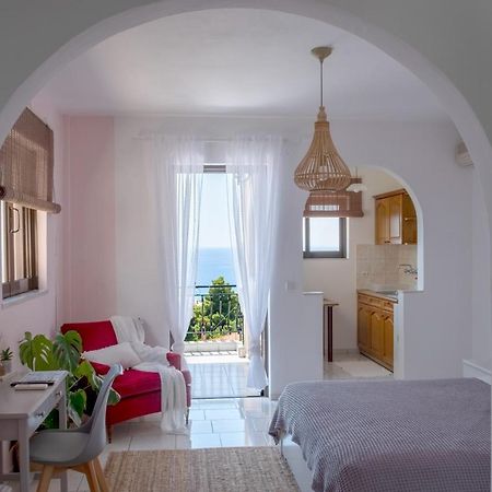 Pefkides Aegina Boutique Apartments Agia Marina  Buitenkant foto