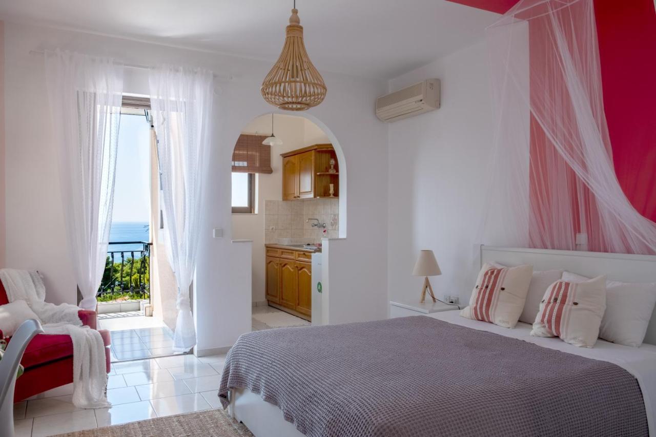 Pefkides Aegina Boutique Apartments Agia Marina  Buitenkant foto