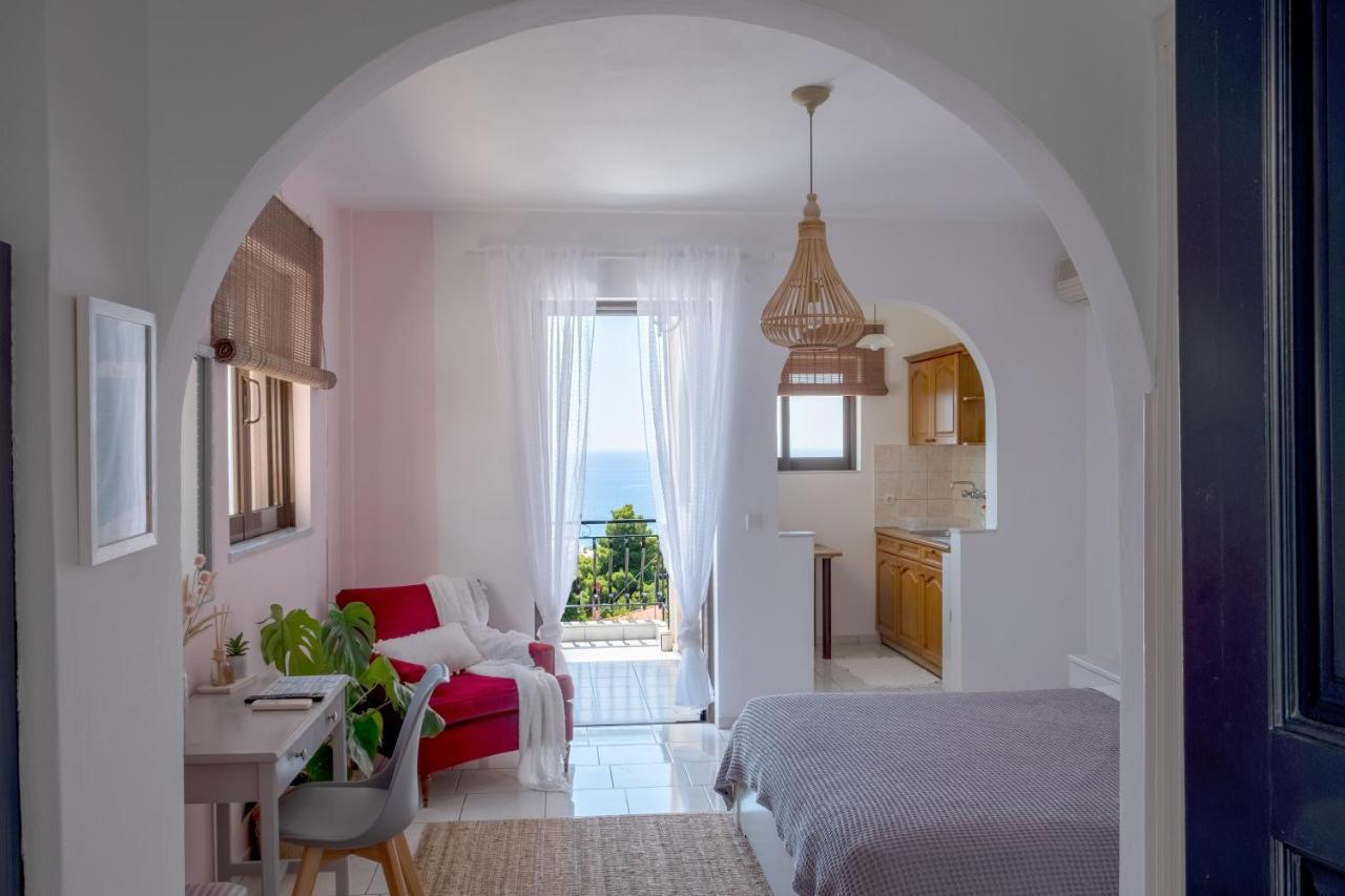 Pefkides Aegina Boutique Apartments Agia Marina  Buitenkant foto
